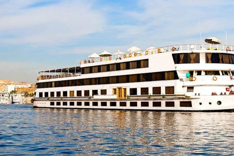Al Hambra: crucero por el Nilo