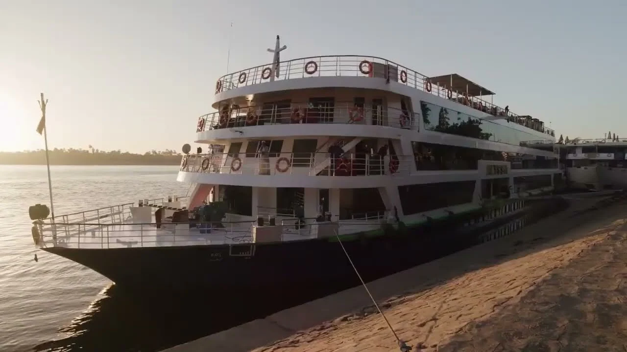 Alyssa: crucero por el Nilo