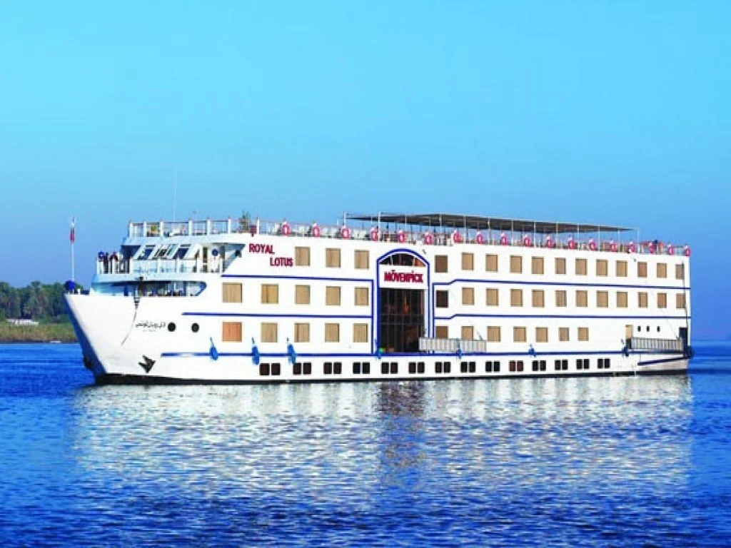 Movenpick Prince Abbas Lake Cruise