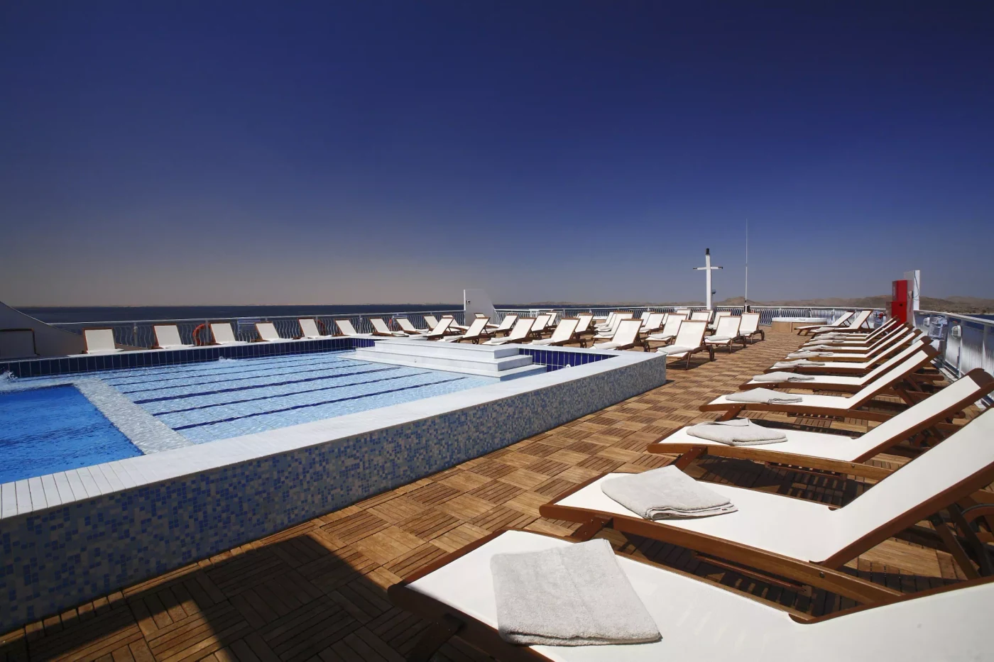 Steigenberger Omar El Khayam Lake: crucero por el lago Nasser