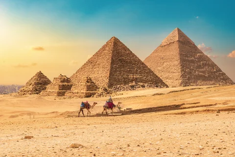 Qué Ver en El Cairo Más Allá de las Pirámides: Barrios, Bazares y Cultura