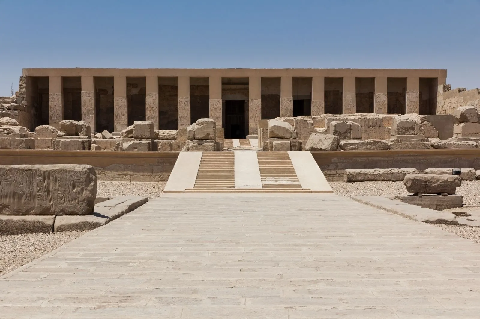 Excursión de Día Completo a Dendera y Abidos